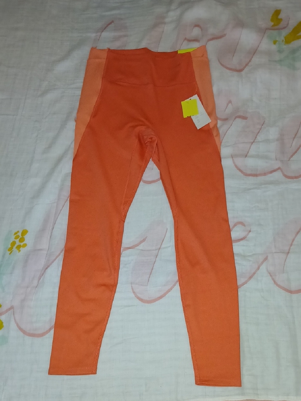 Ladies All in Motion Sz M Orange High-Rise Leggings 🧡
